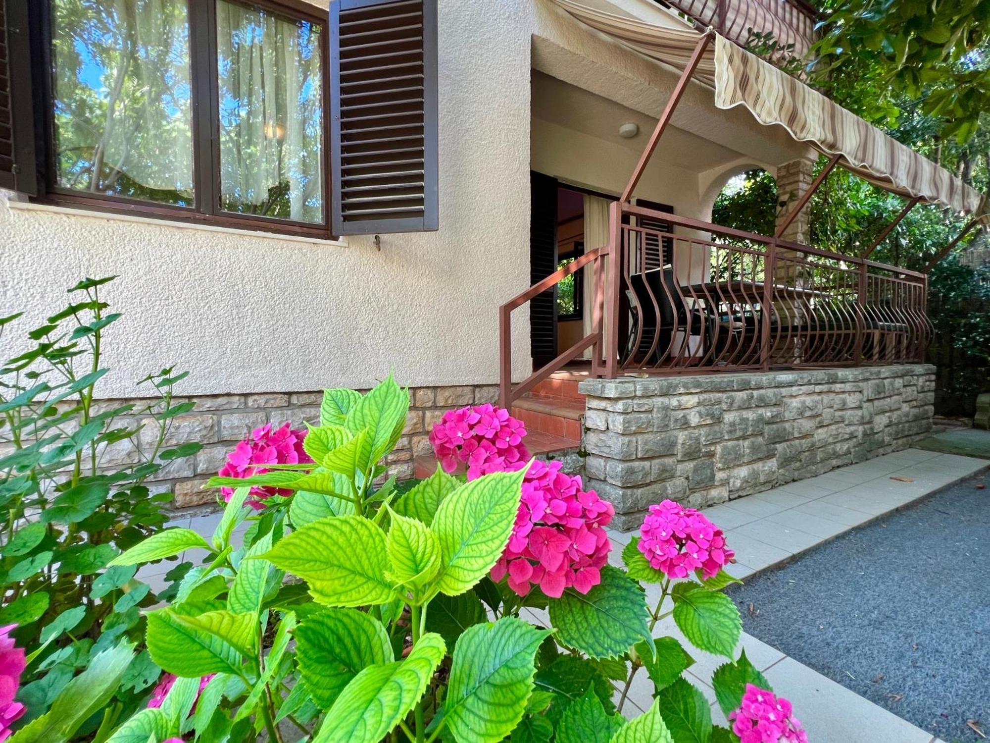 Apartmani Rosa Turanj Exteriör bild